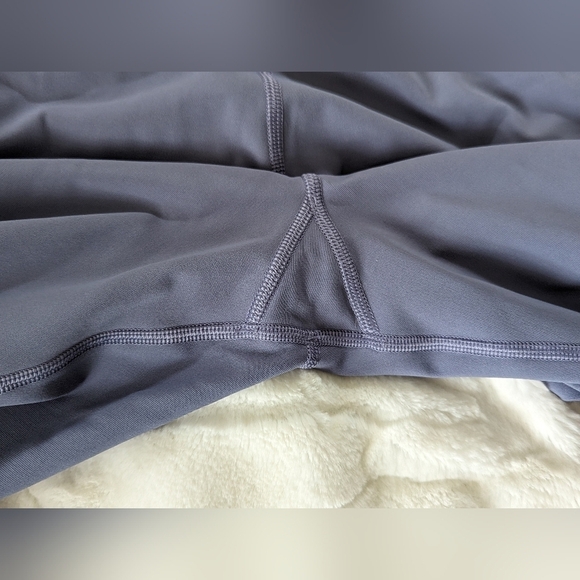 Lulu align sz 8 - Picture 6 of 6